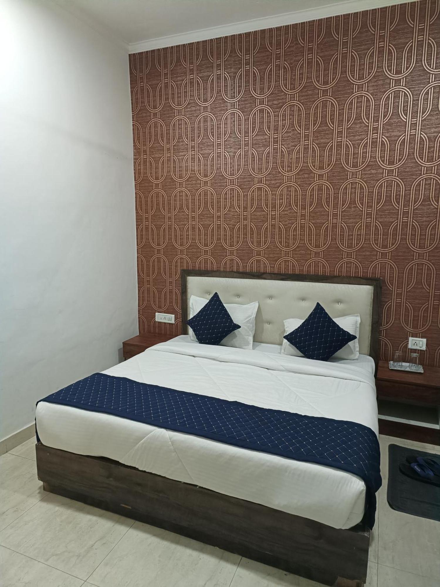 Hotel O Sweet Palace Nowe Delhi Zewnętrze zdjęcie