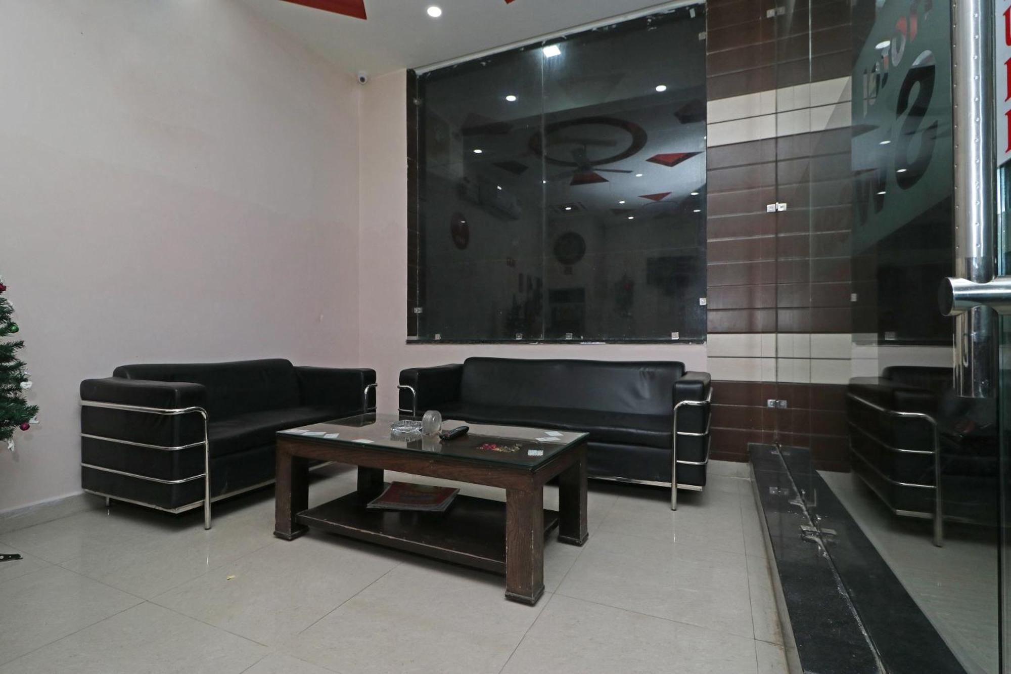 Hotel O Sweet Palace Nowe Delhi Zewnętrze zdjęcie